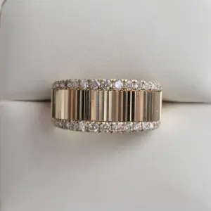 9ct Diamond Row ring