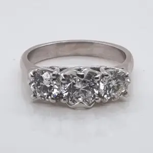 Platinum 3 stone 2ct Ring