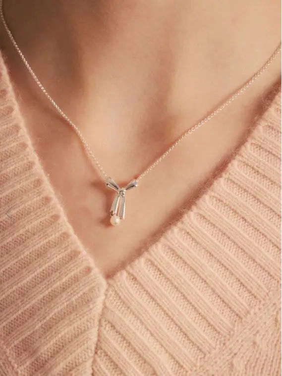 Pearl Bow Necklace - Image 2
